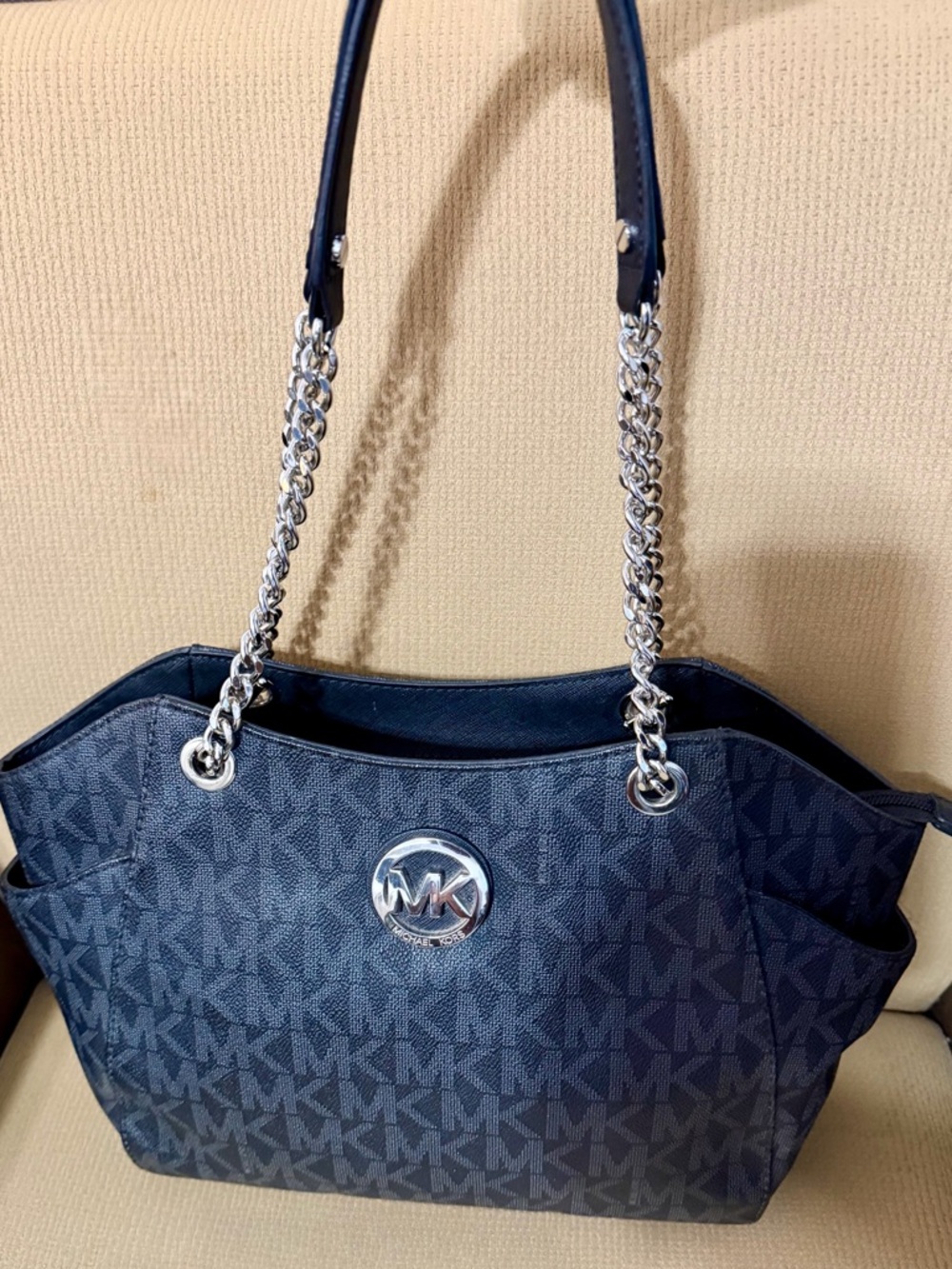 Michael Kors Black & Gray Signature Chain-Handle Shoulder Tote w/Silver Hardware